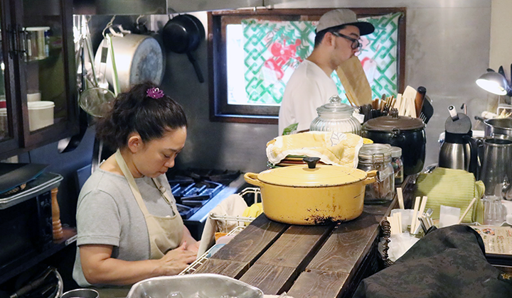 店舗の営業は、基本的に息子さんが全て行っている。キッチンカーは斉藤さんと奥様が担当。